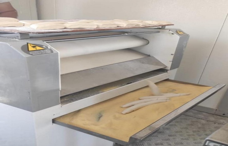 المديرية العامة للأمن الوطني توفد مخبزتين متنقلتين إلى ضواحي مراكش دعماً للمتضررين من الزلزال المديرية العامة للأمن الوطني توفد مخبزتين متنقلتين إلى ضواحي مراكش دعماً للمتضررين من الزلزال