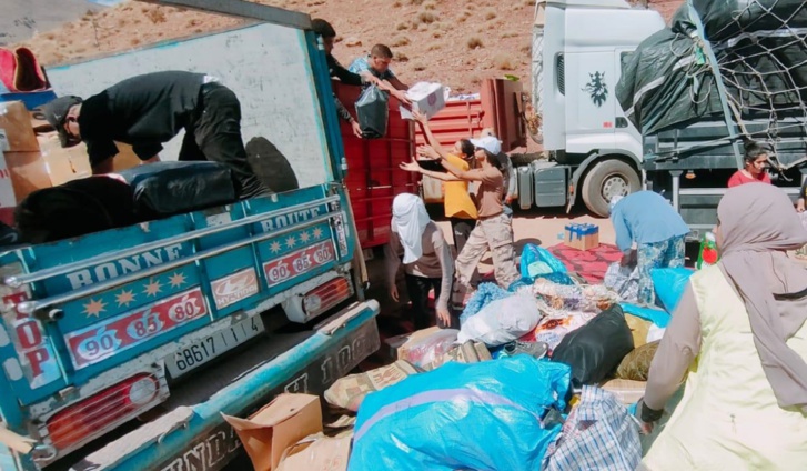 فعاليات المجتمع المدني بالصخيرات تقدم يد العون لمتضرري الزلزال فعاليات المجتمع المدني بالصخيرات تقدم يد العون لمتضرري الزلزال