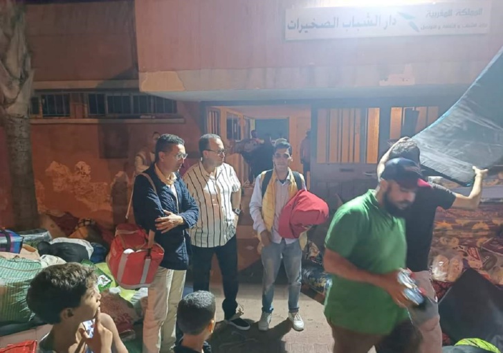 فعاليات المجتمع المدني بالصخيرات تقدم يد العون لمتضرري الزلزال فعاليات المجتمع المدني بالصخيرات تقدم يد العون لمتضرري الزلزال