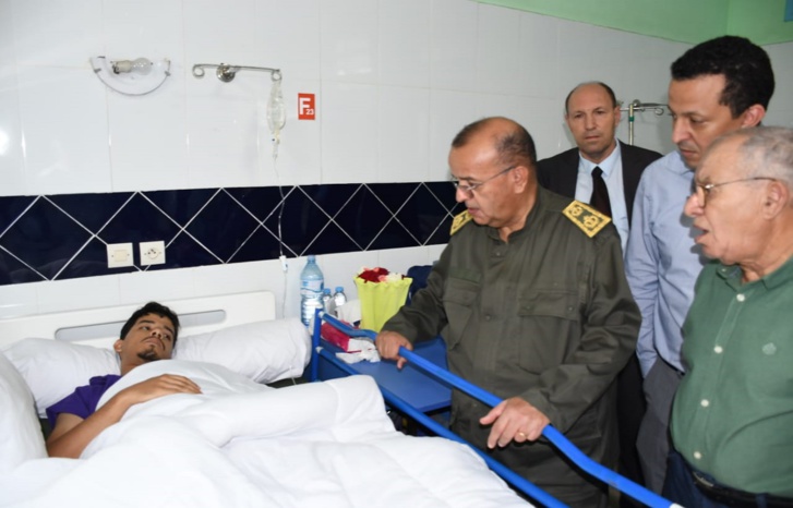 عامل عمالة إنزكان أيت ملول يتفقد الحالة الصحية للمصابين جراء زلزال تارودانت بالمستشفى الإقليمي عامل عمالة إنزكان أيت ملول يتفقد الحالة الصحية للمصابين جراء زلزال تارودانت بالمستشفى الإقليمي