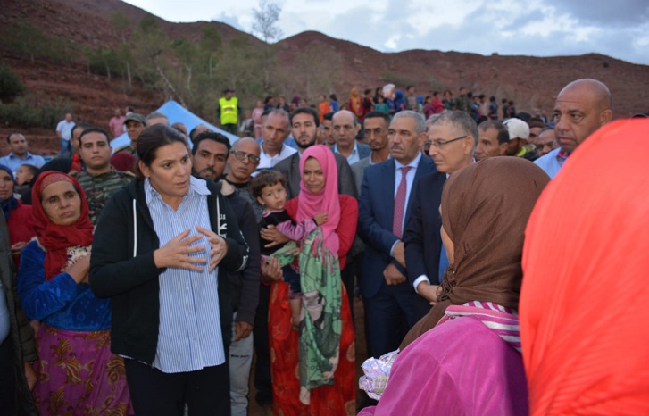 عامل إقليم أزيلال يكثف لقاءاته مع لجنة اليقظة لتحديد المباني المعنية بالتعويض عن أضرار الزلزال ومطالب بوقف الإشاعات الزائفة عامل إقليم أزيلال يكثف لقاءاته مع لجنة اليقظة لتحديد المباني المعنية بالتعويض عن أضرار الزلزال ومطالب بوقف الإشاعات الزائفة