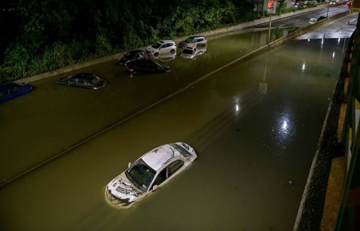 إعلان "حالة الطوارئ" في "نيويورك" بعد أمطار غزيرة تسببت في فيضانات