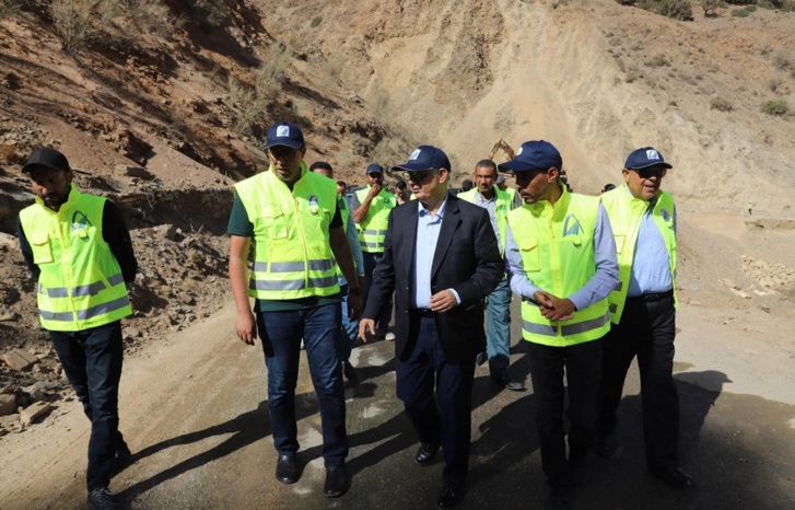 وزير التجهيز والماء يقف على التدابير المتخذة بإقليم شيشاوة لضمان استمرارية حركة السير بالطرق والمسالك المتضررة من الزلزال وزير التجهيز والماء يقف على التدابير المتخذة بإقليم شيشاوة لضمان استمرارية حركة السير بالطرق والمسالك المتضررة من الزلزال