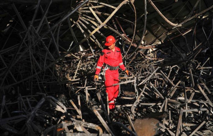 وزارة الداخلية العراقية تعلن نتائج التحقيق بفاجعة "عرس الحمدانية" وغضب يسود البلدة المنكوبة وزارة الداخلية العراقية تعلن نتائج التحقيق بفاجعة "عرس الحمدانية" وغضب يسود البلدة المنكوبة