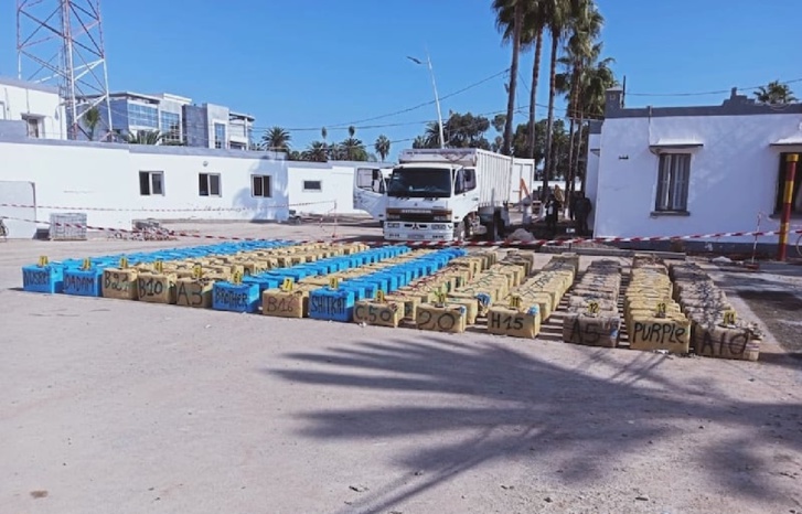 درك الجديدة يحبط عملية تهريب أزيد من ثمانية أطنان من المخدرات درك الجديدة يحبط عملية تهريب أزيد من ثمانية أطنان من المخدرات