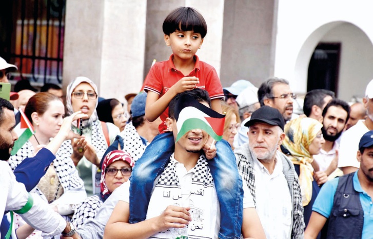 شوارع الرباط تغلي بأمواج بشرية في مسيرة شعبية تاريخية لمساندة الشعب الفلسطيني شوارع الرباط تغلي بأمواج بشرية في مسيرة شعبية تاريخية لمساندة الشعب الفلسطيني