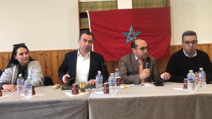 مسجد "بدر" بأمستردام يحتضن لقاء لتقريب القنصلية المغربية من أفراد الجالية مسجد "بدر" بأمستردام يحتضن لقاء لتقريب القنصلية المغربية من أفراد الجالية