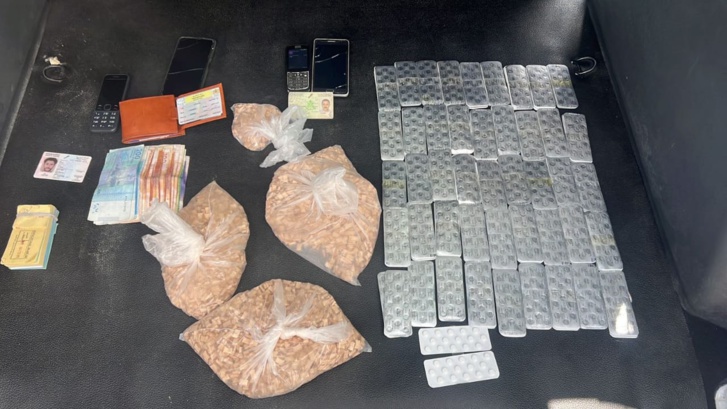 تطوان: إحباط عملية تهريب كمية كبيرة من المؤثرات العقلية تطوان: إحباط عملية تهريب كمية كبيرة من المؤثرات العقلية