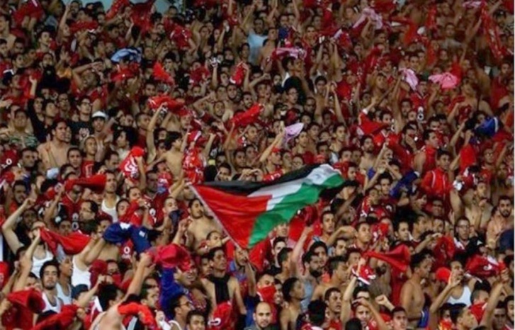 الأمن يوضح حقيقة منع سيدة تحمل علم فلسطين دخول ملعب محمد الخامس الأمن يوضح حقيقة منع سيدة تحمل علم فلسطين دخول ملعب محمد الخامس