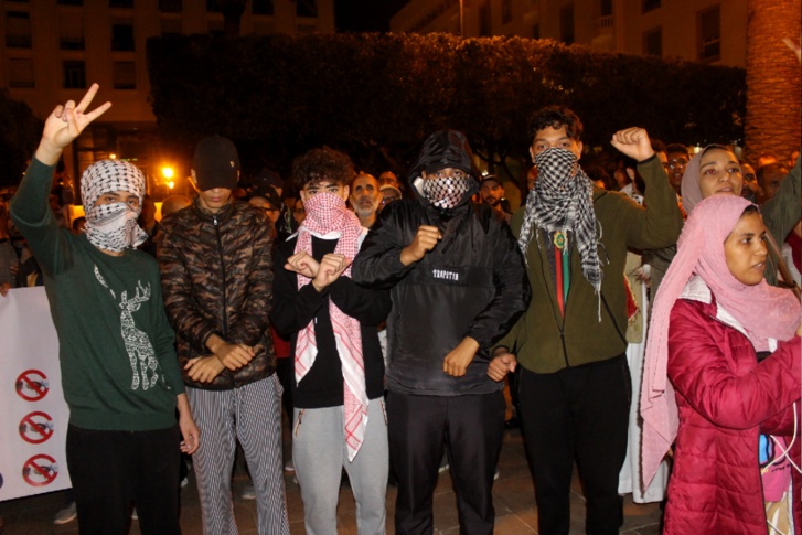 مجزرة جباليا تخرج الرباطيين للتظاهر أمام البرلمان