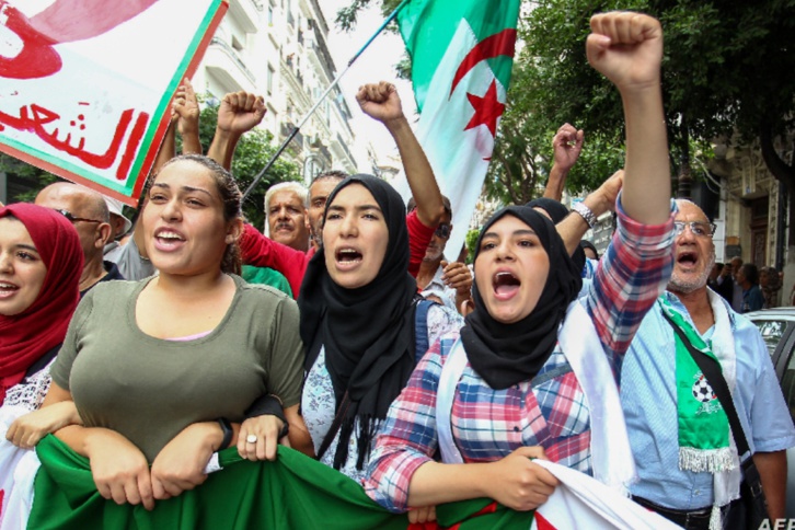 قنبلة اجتماعية موقوتة تتهدد "تبون" قنبلة اجتماعية موقوتة تتهدد "تبون"