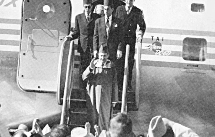 في الذكرى 68 لعودة جلالة الملك محمد الخامس من المنفى إلى الوطن.. انبعاث أمة وتحرير وطن في الذكرى 68 لعودة جلالة الملك محمد الخامس من المنفى إلى الوطن.. انبعاث أمة وتحرير وطن