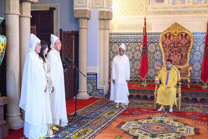 جلالة الملك يستقبل بالقصر الملكي السفراء الجدد المعيّنين جلالة الملك يستقبل بالقصر الملكي السفراء الجدد المعيّنين