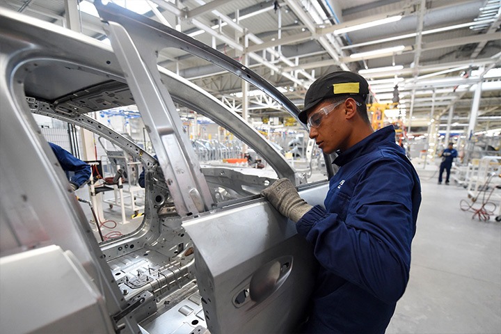 المغرب يدخل فعليا عصر صناعة السيارات الوطنية  المغرب يدخل فعليا عصر صناعة السيارات الوطنية 