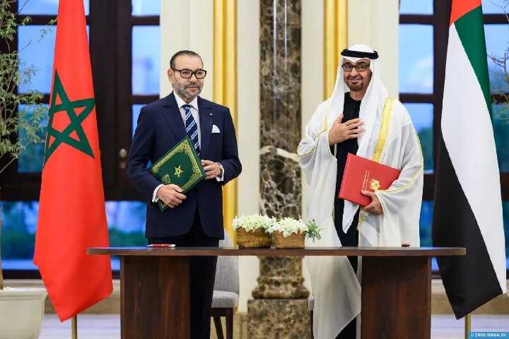 جلالة الملك ورئيس دولة الإمارات يوقعان على إعلان التعاون المشترك بين البلدين جلالة الملك ورئيس دولة الإمارات يوقعان على إعلان التعاون المشترك بين البلدين