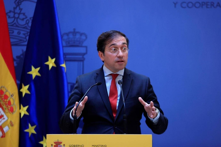 وزير الخارجية الإسباني يزور المغرب لتعزيز العلاقات الثنائية وزير الخارجية الإسباني يزور المغرب لتعزيز العلاقات الثنائية