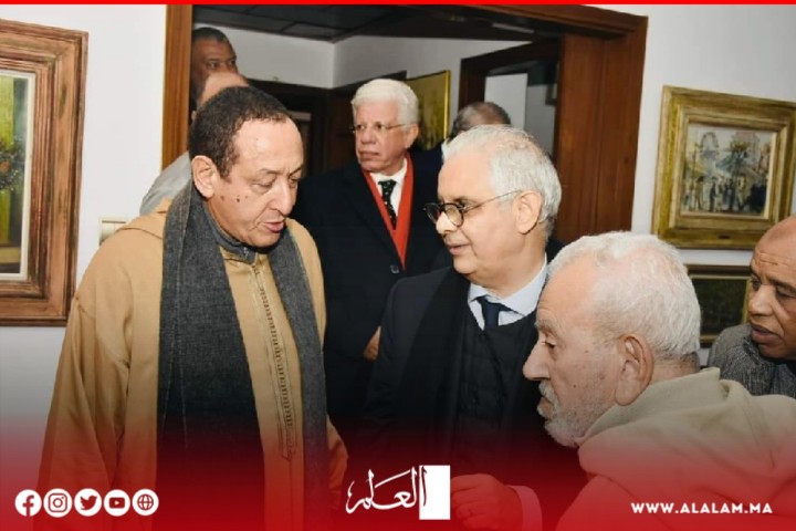 نزار بركة يقدم واجب العزاء لأسرة الراحل المجاهد عبد الحفيظ القادري نزار بركة يقدم واجب العزاء لأسرة الراحل المجاهد عبد الحفيظ القادري