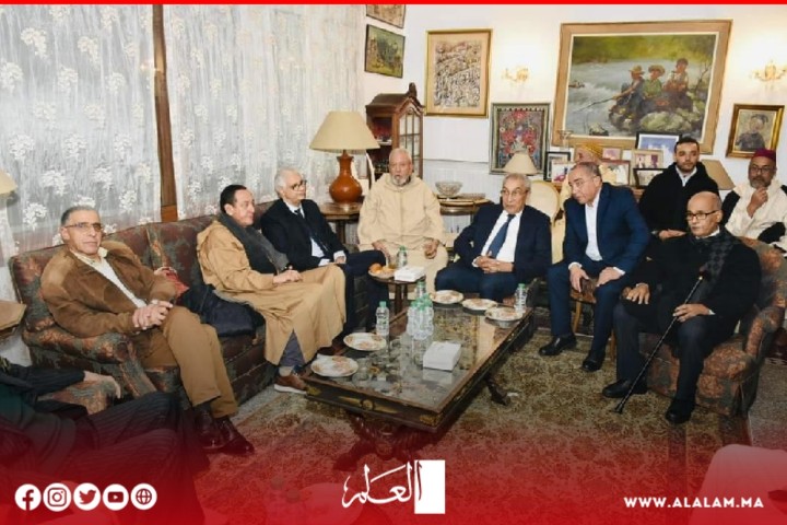 نزار بركة يقدم واجب العزاء لأسرة الراحل المجاهد عبد الحفيظ القادري نزار بركة يقدم واجب العزاء لأسرة الراحل المجاهد عبد الحفيظ القادري