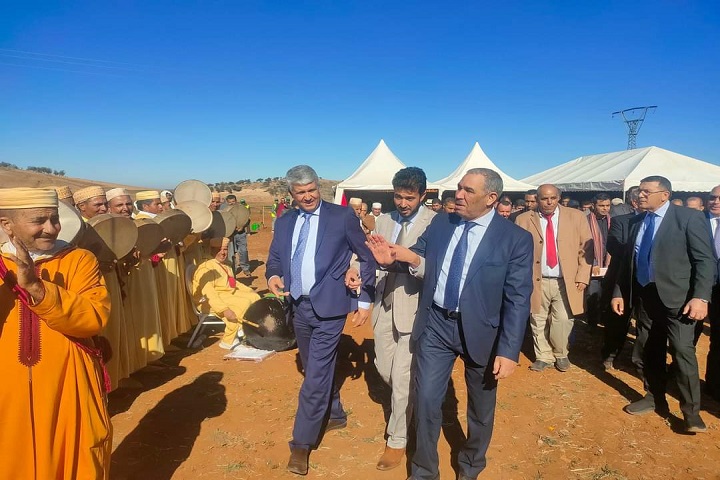 دمنات.. زراعة شجر الخروب في جماعة سيدي يعقوب: وزير الفلاحة يعطي انطلاقة مشروع ضخم ضمن برنامج الفلاحة التضامنية دمنات.. زراعة شجر الخروب في جماعة سيدي يعقوب: وزير الفلاحة يعطي انطلاقة مشروع ضخم ضمن برنامج الفلاحة التضامنية