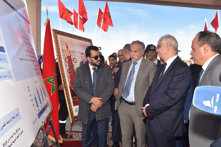 اتفاقية شراكة لتنفيذ مشاريع تأهيل البنية التحتية الطرقية بجهة مراكش آسفي بكلفة 3 ملايير درهم اتفاقية شراكة لتنفيذ مشاريع تأهيل البنية التحتية الطرقية بجهة مراكش آسفي بكلفة 3 ملايير درهم