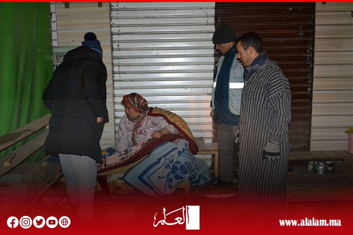 توزيع أغطية ونقل سيدة خمسينية بدون مأوى إلى مركز الأمل للأشخاص في وضعية صعبة بأزيلال توزيع أغطية ونقل سيدة خمسينية بدون مأوى إلى مركز الأمل للأشخاص في وضعية صعبة بأزيلال