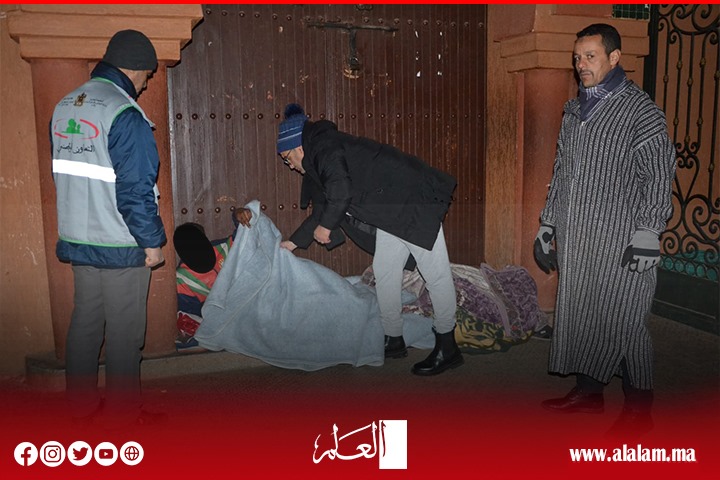 توزيع أغطية ونقل سيدة خمسينية بدون مأوى إلى مركز الأمل للأشخاص في وضعية صعبة بأزيلال توزيع أغطية ونقل سيدة خمسينية بدون مأوى إلى مركز الأمل للأشخاص في وضعية صعبة بأزيلال
