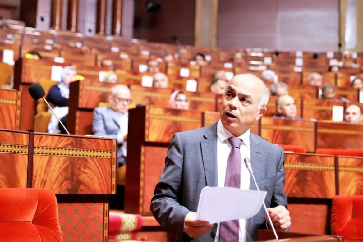 شكيب بنموسى يردّ على الأساتذة المضربين في البرلمان شكيب بنموسى يردّ على الأساتذة المضربين في البرلمان