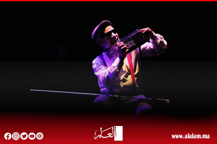 فرقة "هيبارت للمسرح" تقدم مسرحيتها الجديدة "ça tourne" فرقة "هيبارت للمسرح" تقدم مسرحيتها الجديدة "ça tourne"
