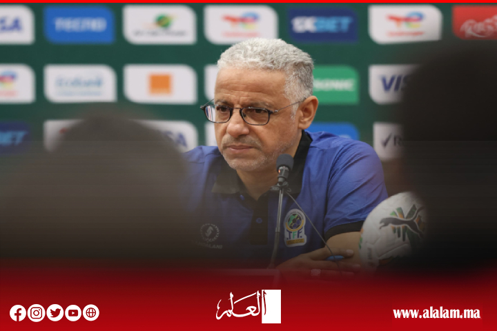 على خلفية إساءته للمغرب والاتحاد الافريقي: الكاف يوقف المدرب الجزائري عمروش ويغرم الإتحاد التنزاني على خلفية إساءته للمغرب والاتحاد الافريقي: الكاف يوقف المدرب الجزائري عمروش ويغرم الإتحاد التنزاني