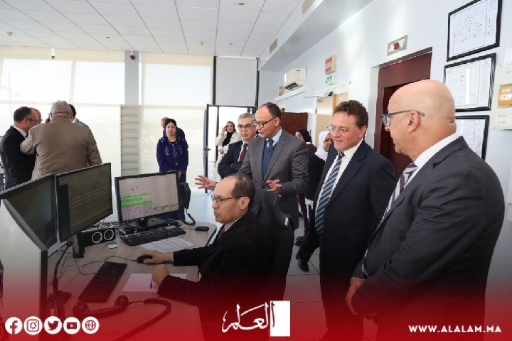 وزير النقل واللوجيستيك يزور مركز مراقبة الحركة البحرية بطنجة وزير النقل واللوجيستيك يزور مركز مراقبة الحركة البحرية بطنجة