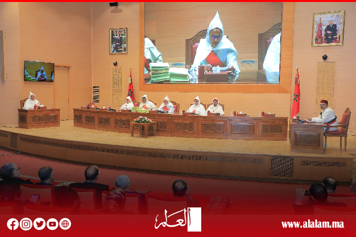 قضاة الفوج 45 يؤدون اليمين القانونية بعد الموافقة الملكية السامية على تعيينهم في السلك القضائي قضاة الفوج 45 يؤدون اليمين القانونية بعد الموافقة الملكية السامية على تعيينهم في السلك القضائي