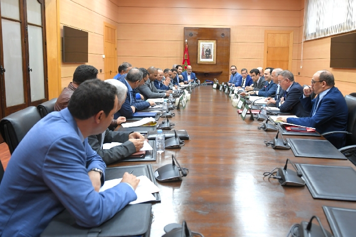 بنموسى يجتمع مع النقابات التعليمية لعرض الصيغة النهائية للنظام الأساسي بنموسى يجتمع مع النقابات التعليمية لعرض الصيغة النهائية للنظام الأساسي