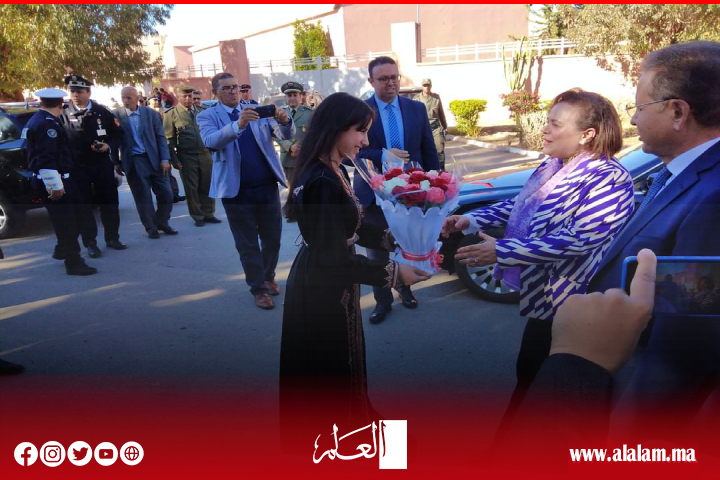 "حيار" تعطي انطلاقة مجموعة من المراكز والبرامج الاجتماعية بإقليم الفقيه بن صالح وتوقع اتفاقية لإنشاء جسر الأسرة "حيار" تعطي انطلاقة مجموعة من المراكز والبرامج الاجتماعية بإقليم الفقيه بن صالح وتوقع اتفاقية لإنشاء جسر الأسرة