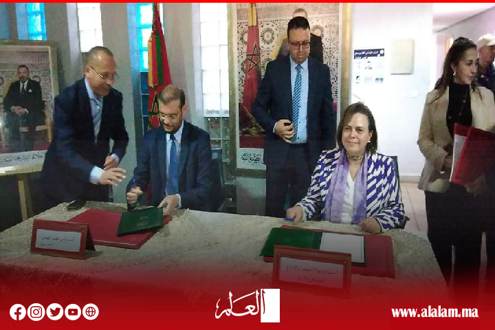 "حيار" تعطي انطلاقة مجموعة من المراكز والبرامج الاجتماعية بإقليم الفقيه بن صالح وتوقع اتفاقية لإنشاء جسر الأسرة "حيار" تعطي انطلاقة مجموعة من المراكز والبرامج الاجتماعية بإقليم الفقيه بن صالح وتوقع اتفاقية لإنشاء جسر الأسرة