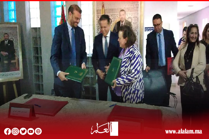 "حيار" تعطي انطلاقة مجموعة من المراكز والبرامج الاجتماعية بإقليم الفقيه بن صالح وتوقع اتفاقية لإنشاء جسر الأسرة "حيار" تعطي انطلاقة مجموعة من المراكز والبرامج الاجتماعية بإقليم الفقيه بن صالح وتوقع اتفاقية لإنشاء جسر الأسرة