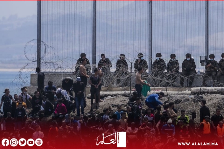 السلطات المغربية تنتشر بالسواحل المتوسطية للحد من ظاهرة الهجرة السرية السلطات المغربية تنتشر بالسواحل المتوسطية للحد من ظاهرة الهجرة السرية