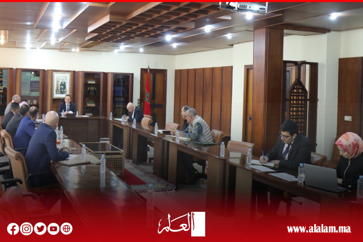 وزارة النقل واللوجيستيك تعقد اجتماع لجنة القيادة مع مهنيي قطاع النقل المزدوج وزارة النقل واللوجيستيك تعقد اجتماع لجنة القيادة مع مهنيي قطاع النقل المزدوج