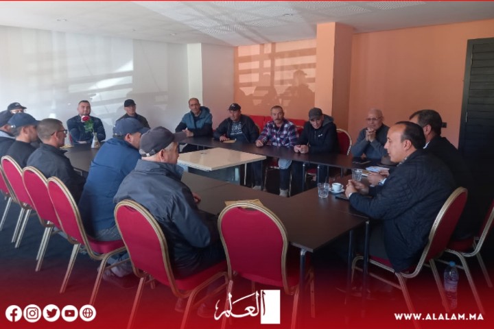 الحسيمة: تجديد المكاتب النقابية المنضوية تحت لواء الاتحاد العام للشغالين بالمغرب الحسيمة: تجديد المكاتب النقابية المنضوية تحت لواء الاتحاد العام للشغالين بالمغرب