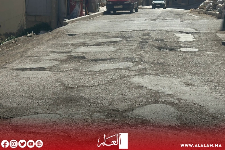 الحسيمة: ساكنة مرموشة تشتكي من وضعية الشوارع المهترئة الحسيمة: ساكنة مرموشة تشتكي من وضعية الشوارع المهترئة