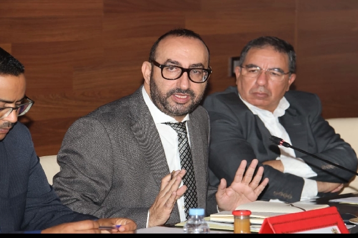 المجلس الإقليمي للعيون يصادق بالإجماع على نقط الدورة الاستثنائية لشهر مارس المجلس الإقليمي للعيون يصادق بالإجماع على نقط الدورة الاستثنائية لشهر مارس