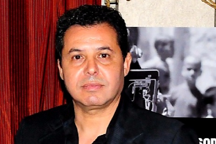 الفنان عبد الكبير الركاكنة رئيسًا جديدًا للتعاضدية الوطنية للفنانين الفنان عبد الكبير الركاكنة رئيسًا جديدًا للتعاضدية الوطنية للفنانين