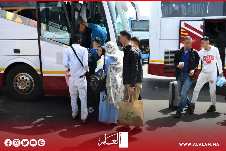 قبيل عيد الفطر.. معاناة المسافرين تتجدد مع ارتفاع أسعار الحافلات وسيارات الأجرة قبيل عيد الفطر.. معاناة المسافرين تتجدد مع ارتفاع أسعار الحافلات وسيارات الأجرة