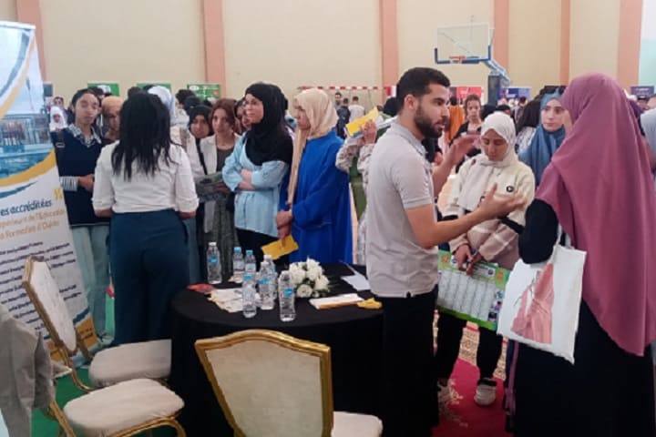 الملتقى الإعلامي والمساعدة على التوجيه بتاوريرت الملتقى الإعلامي والمساعدة على التوجيه بتاوريرت