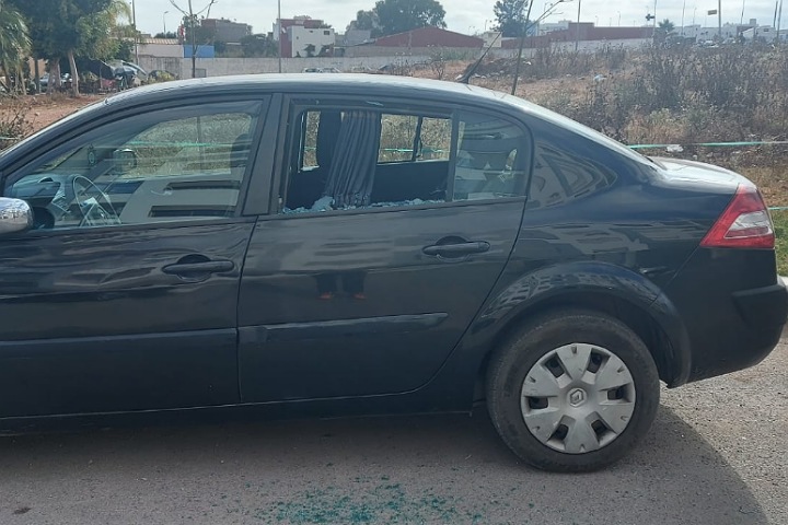 ضمنهم فتاتان.. جانحون يهاجمون حارس أمن ويقومون بتكسير عدد من السيارات بعين عتيق ضمنهم فتاتان.. جانحون يهاجمون حارس أمن ويقومون بتكسير عدد من السيارات بعين عتيق