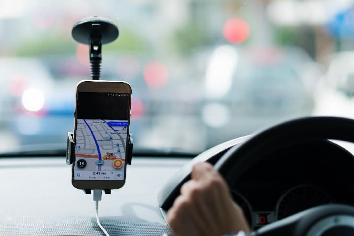 ارتفاع الطلب على تطبيقات النقل يضيق الخناق على مهنيي قطاع النقل ارتفاع الطلب على تطبيقات النقل يضيق الخناق على مهنيي قطاع النقل