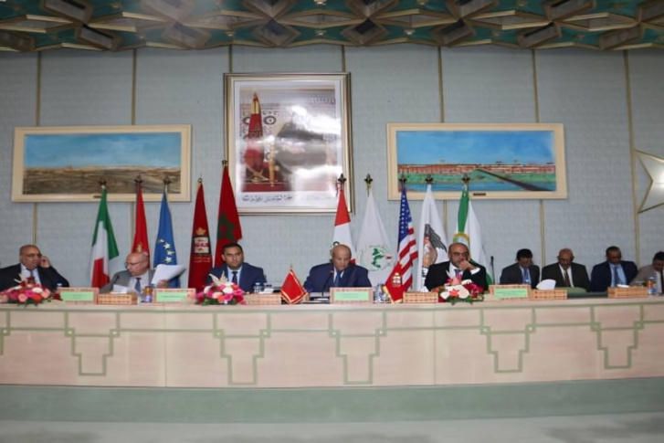 رئيس جماعة العيون يترأس أشغال الدورة الإسثنائية بالمصادقة على نقطتي جدول الأعمال رئيس جماعة العيون يترأس أشغال الدورة الإسثنائية بالمصادقة على نقطتي جدول الأعمال