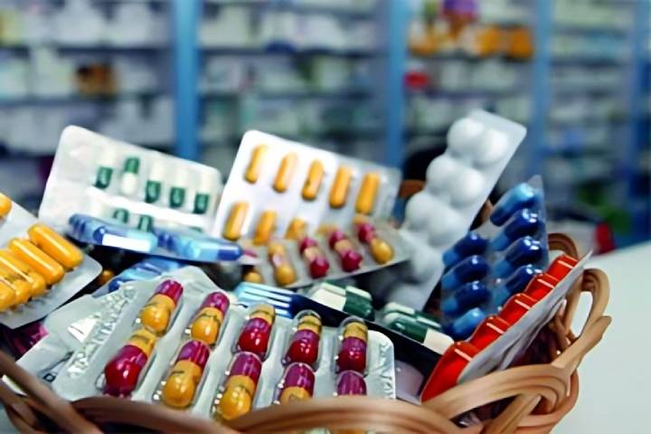 ضبط جمعية تخزن وتسوق أدوية ومنتجات صحية وتزور ملفات التعويض ضبط جمعية تخزن وتسوق أدوية ومنتجات صحية وتزور ملفات التعويض