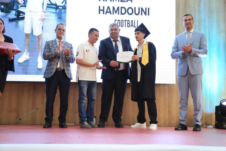 الاحتفاء بخريجي منصات التكوين والإدماج الاقتصادي للشباب عن طريق الرياضة الاحتفاء بخريجي منصات التكوين والإدماج الاقتصادي للشباب عن طريق الرياضة