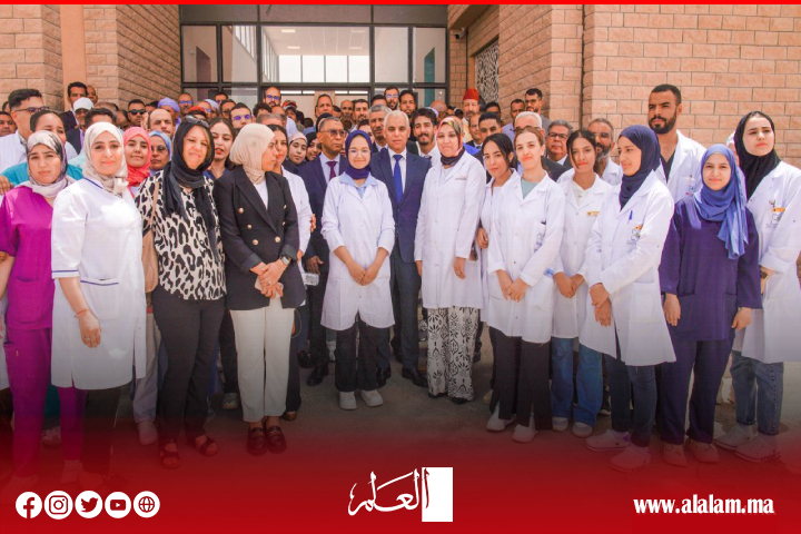 جهة الشرق.. "آيت طالب" يعطي انطلاقة خدمات 3 مستشفيات للقرب ومركز لتصفية الدم ويضع الحجر الأساس لبناء المركز الاستشفائي الإقليمي بتاوريرت جهة الشرق.. "آيت طالب" يعطي انطلاقة خدمات 3 مستشفيات للقرب ومركز لتصفية الدم ويضع الحجر الأساس لبناء المركز الاستشفائي الإقليمي بتاوريرت