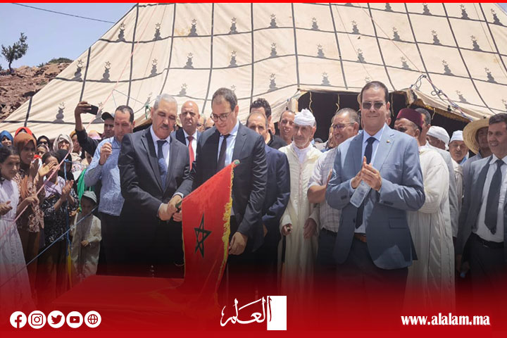 بمناسبة عيد العرش المجيد.. عامل إقليم أزيلال يشرف على مشاريع تنموية لفك العزلة عن جماعات.. بمناسبة عيد العرش المجيد.. عامل إقليم أزيلال يشرف على مشاريع تنموية لفك العزلة عن جماعات..
